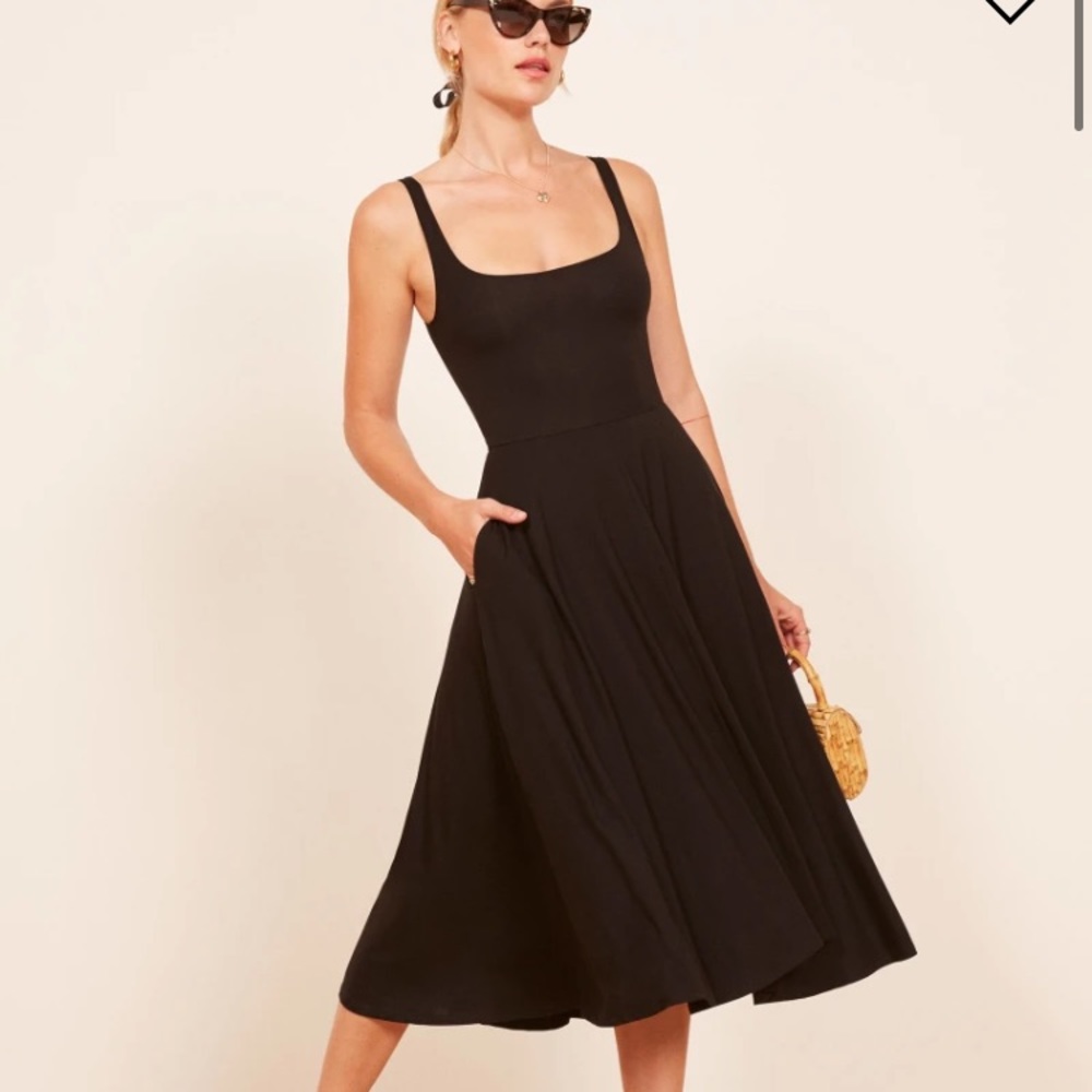 Gorgeous Reformation dress!